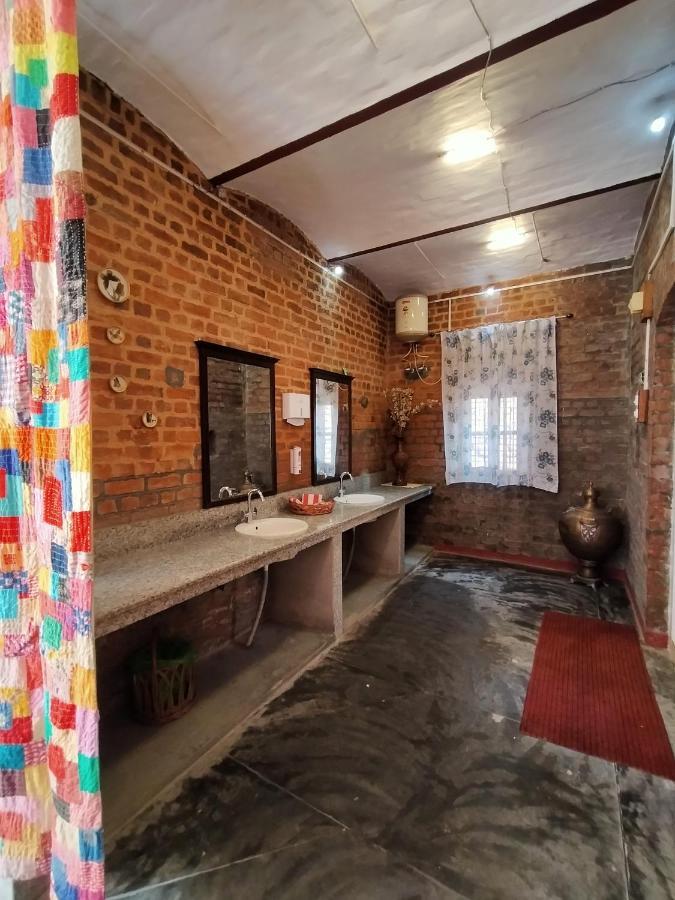 Naurang Yatri Niwas Hotel Garli Luaran gambar